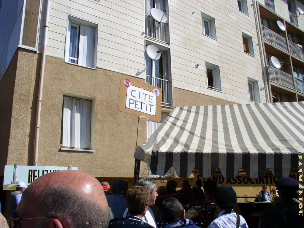 NIMES 25 MAI 2006 A  P1010038.JPG